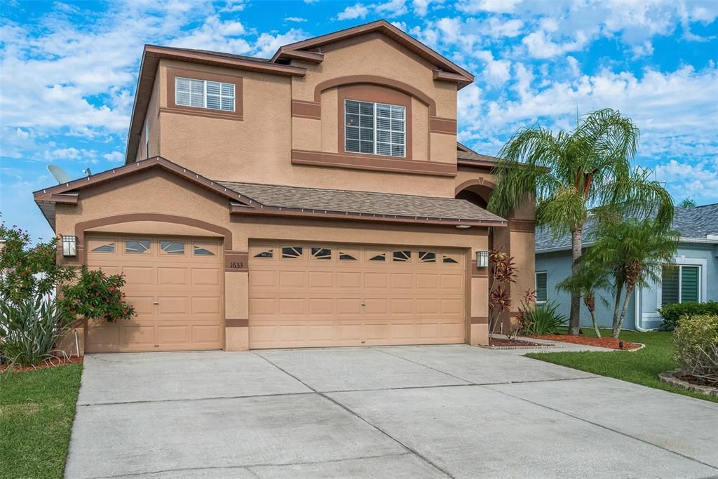 For Sale: $560,000 (3 beds, 2 baths, 2178 Square Feet)
