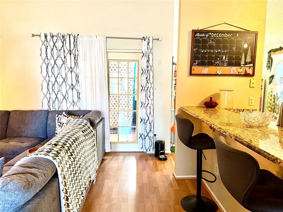 For Sale: $280,000 (2 beds, 2 baths, 1192 Square Feet)