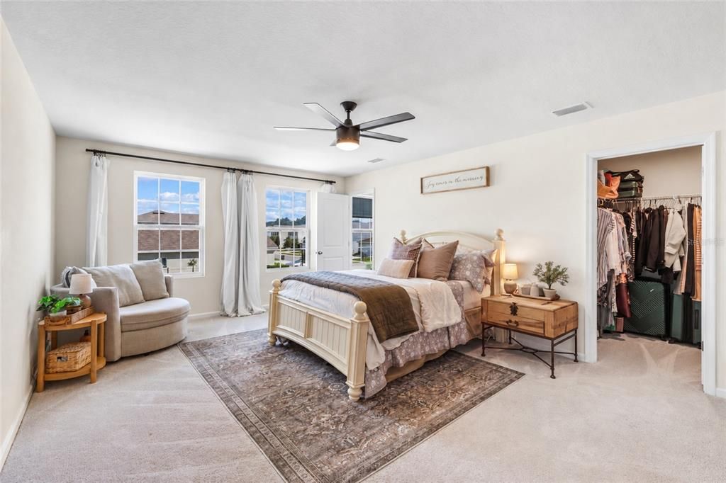 For Sale: $359,990 (4 beds, 2 baths, 1895 Square Feet)