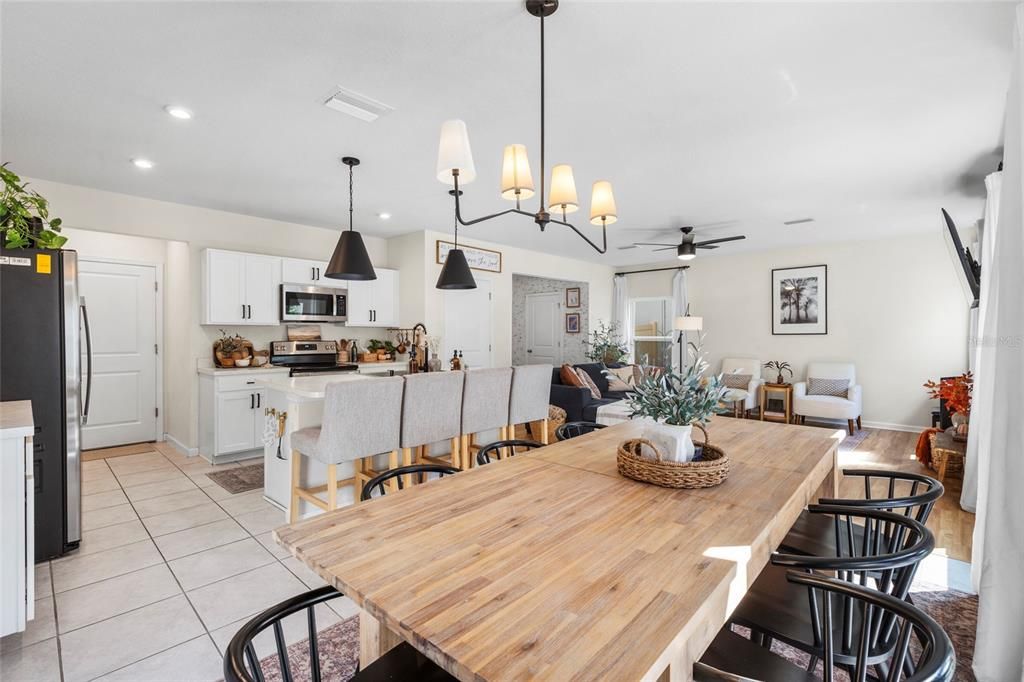 For Sale: $359,990 (4 beds, 2 baths, 1895 Square Feet)