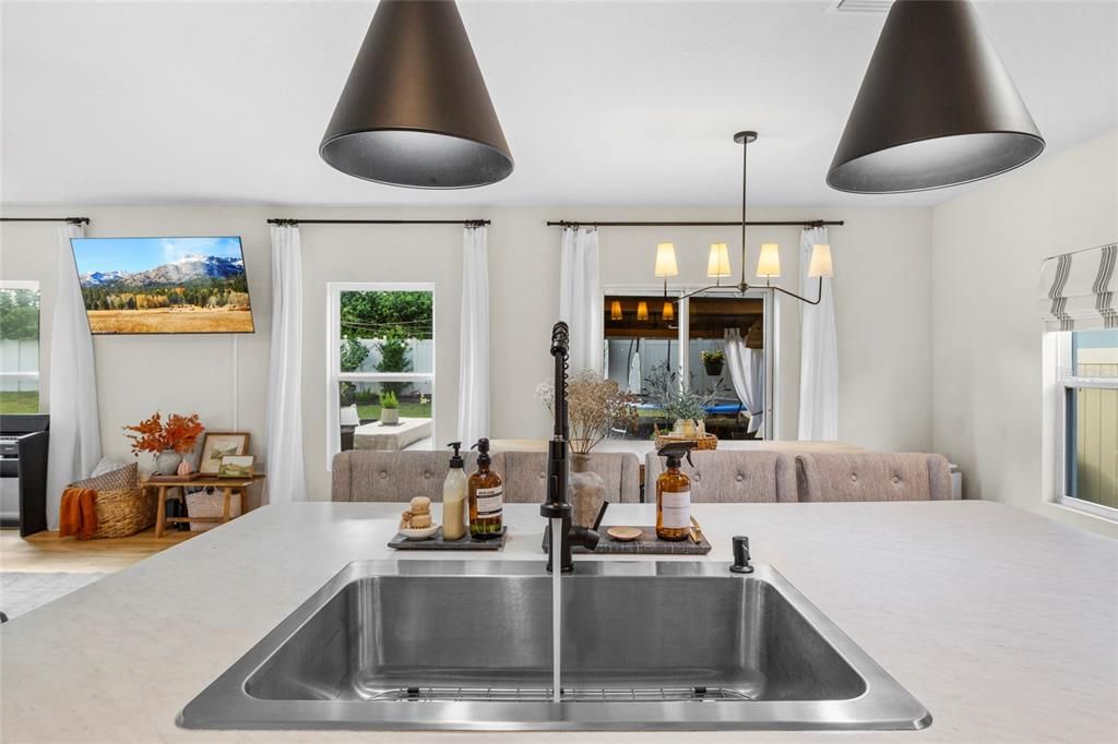 For Sale: $359,990 (4 beds, 2 baths, 1895 Square Feet)