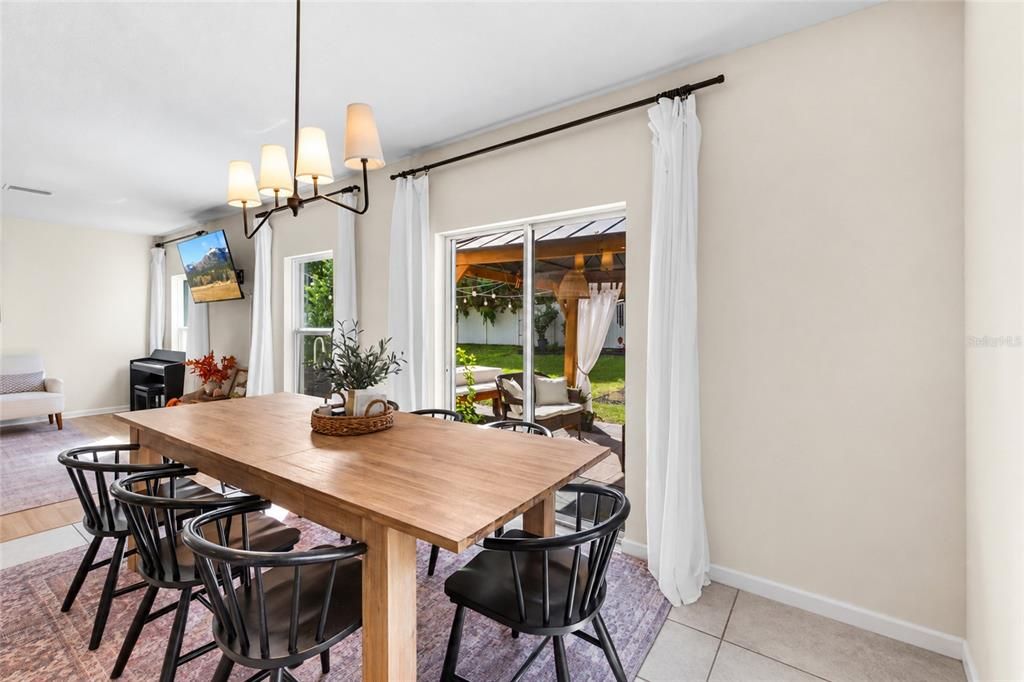 For Sale: $359,990 (4 beds, 2 baths, 1895 Square Feet)