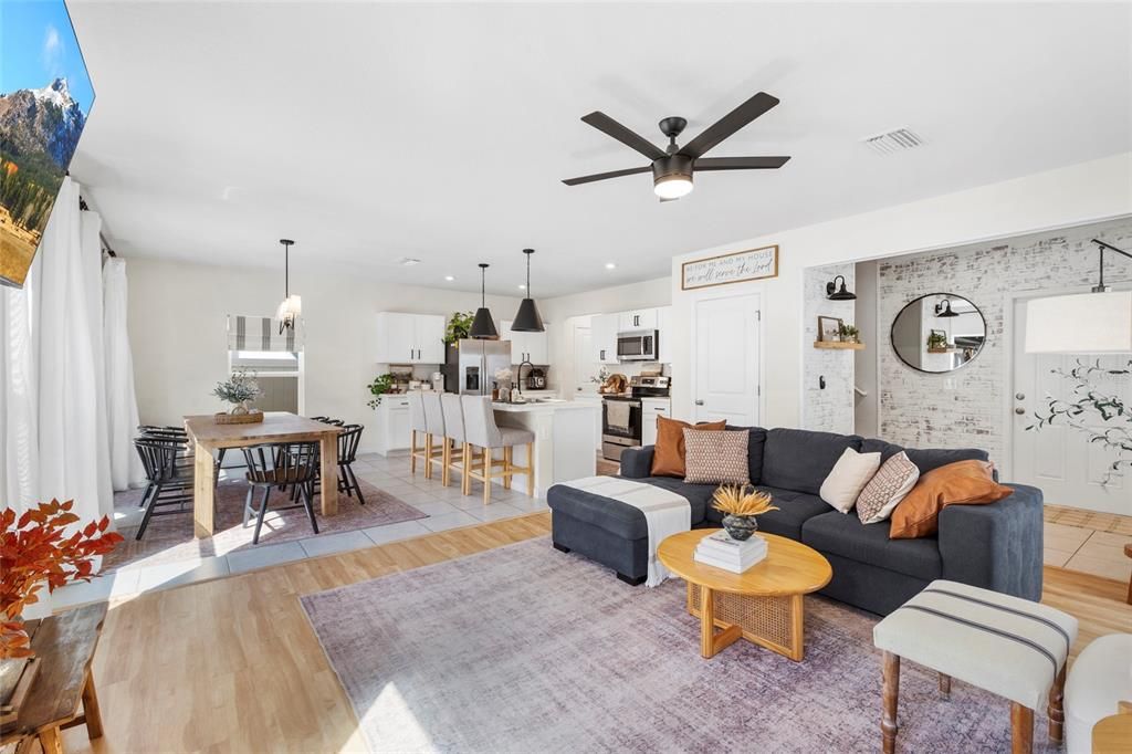For Sale: $359,990 (4 beds, 2 baths, 1895 Square Feet)