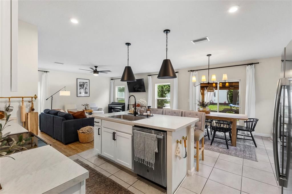 For Sale: $359,990 (4 beds, 2 baths, 1895 Square Feet)