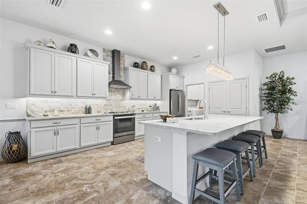 For Sale: $525,000 (3 beds, 2 baths, 1943 Square Feet)