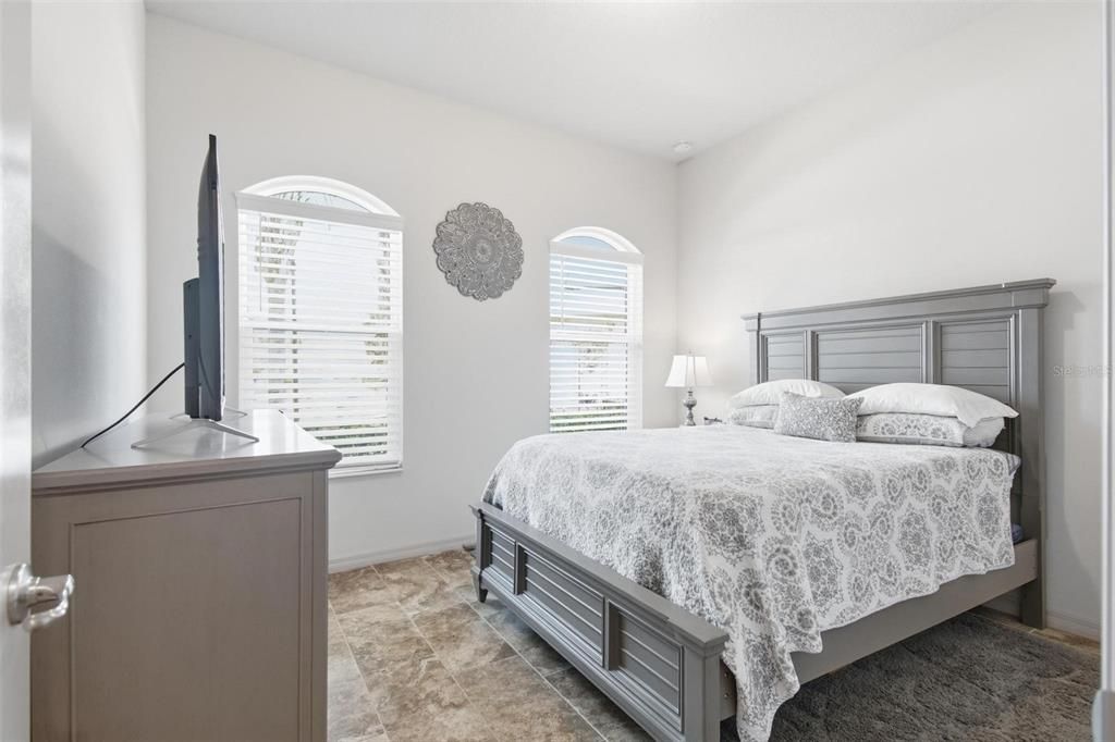 For Sale: $525,000 (3 beds, 2 baths, 1943 Square Feet)