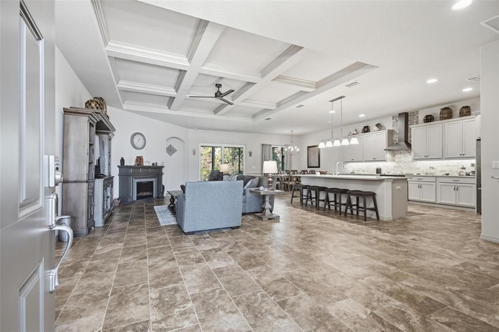 For Sale: $525,000 (3 beds, 2 baths, 1943 Square Feet)