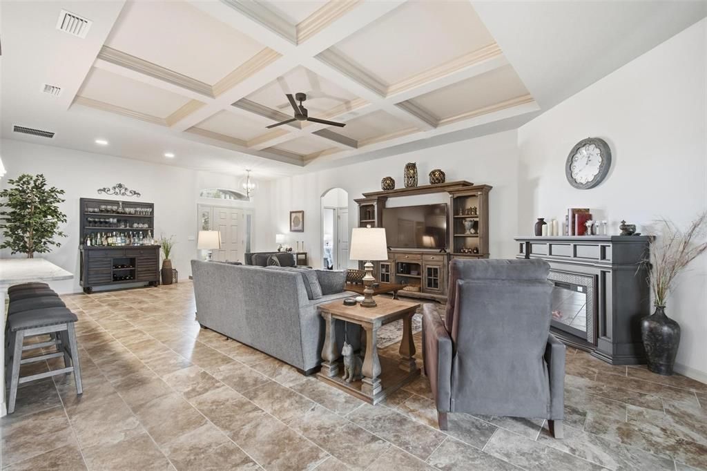 For Sale: $525,000 (3 beds, 2 baths, 1943 Square Feet)