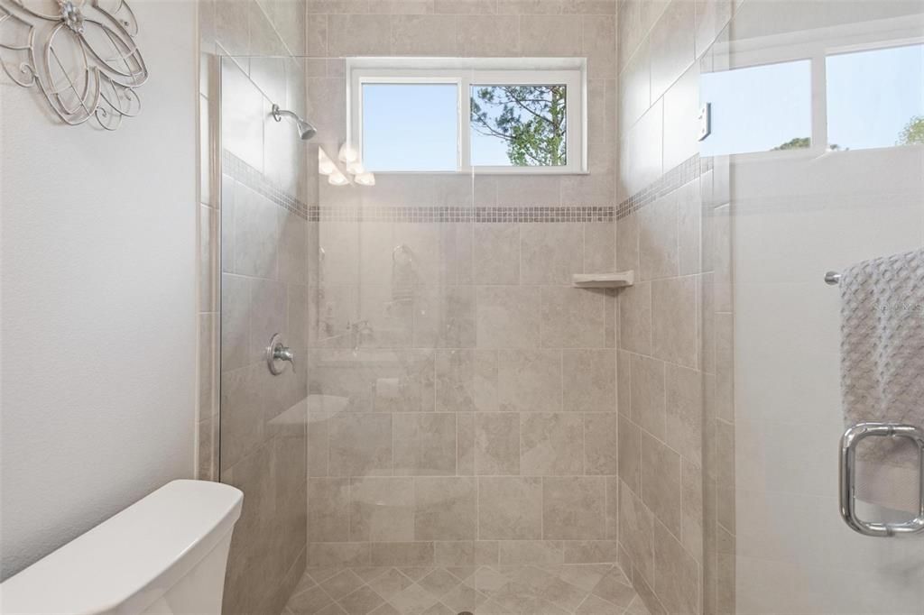 For Sale: $525,000 (3 beds, 2 baths, 1943 Square Feet)