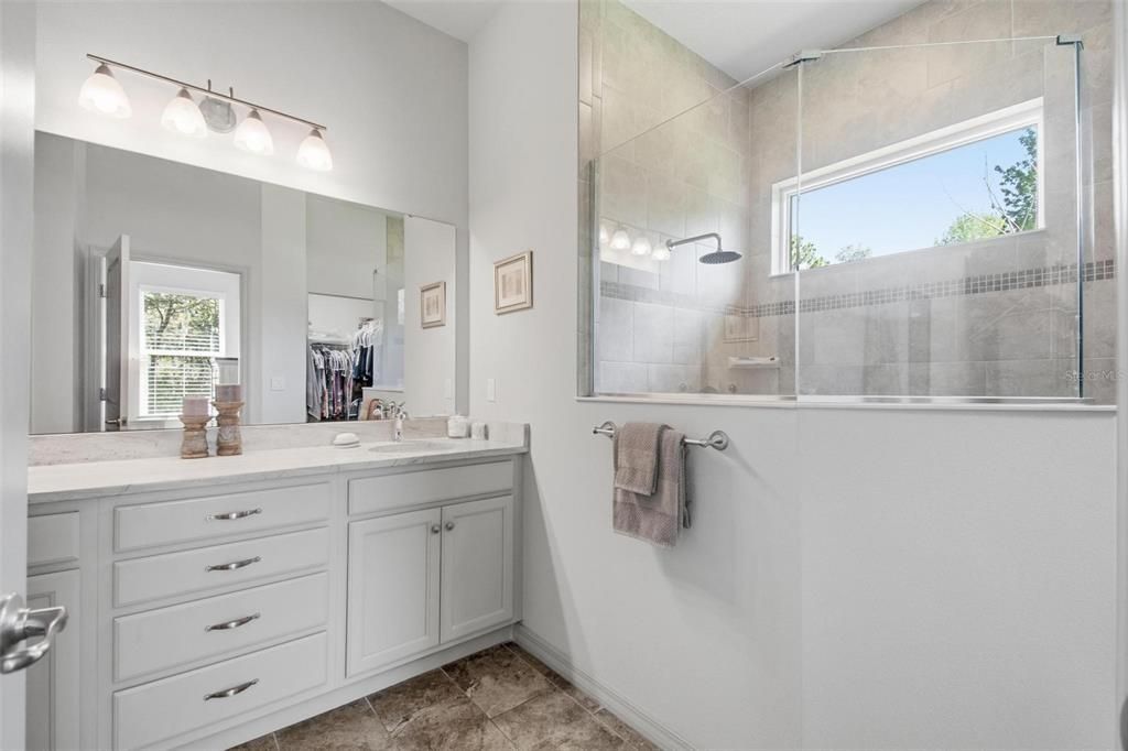 For Sale: $525,000 (3 beds, 2 baths, 1943 Square Feet)