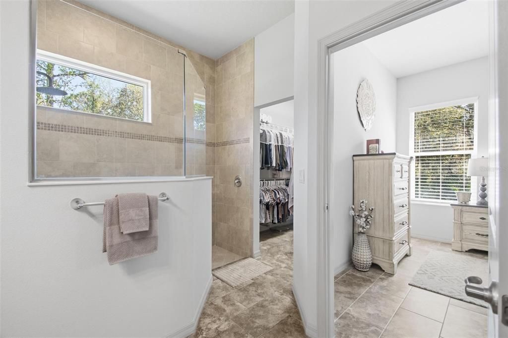For Sale: $525,000 (3 beds, 2 baths, 1943 Square Feet)