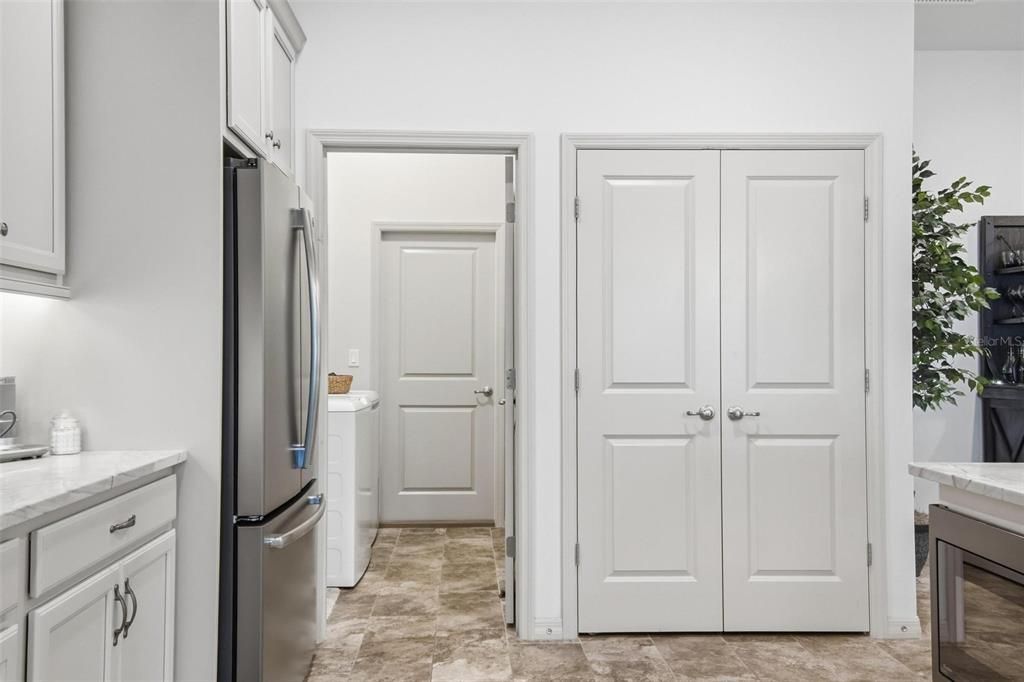 For Sale: $525,000 (3 beds, 2 baths, 1943 Square Feet)