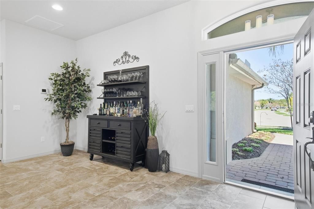 For Sale: $525,000 (3 beds, 2 baths, 1943 Square Feet)