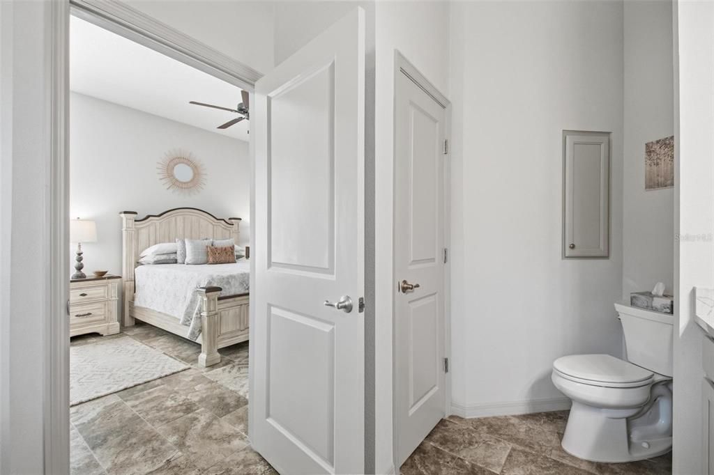 For Sale: $525,000 (3 beds, 2 baths, 1943 Square Feet)
