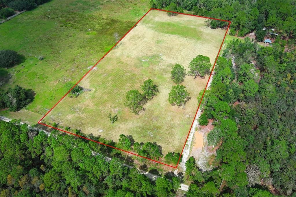 На продажу: $400,000 (4.99 acres)