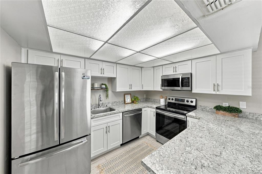 На продажу: $270,000 (3 спален, 2 ванн, 1212 Квадратных фут)
