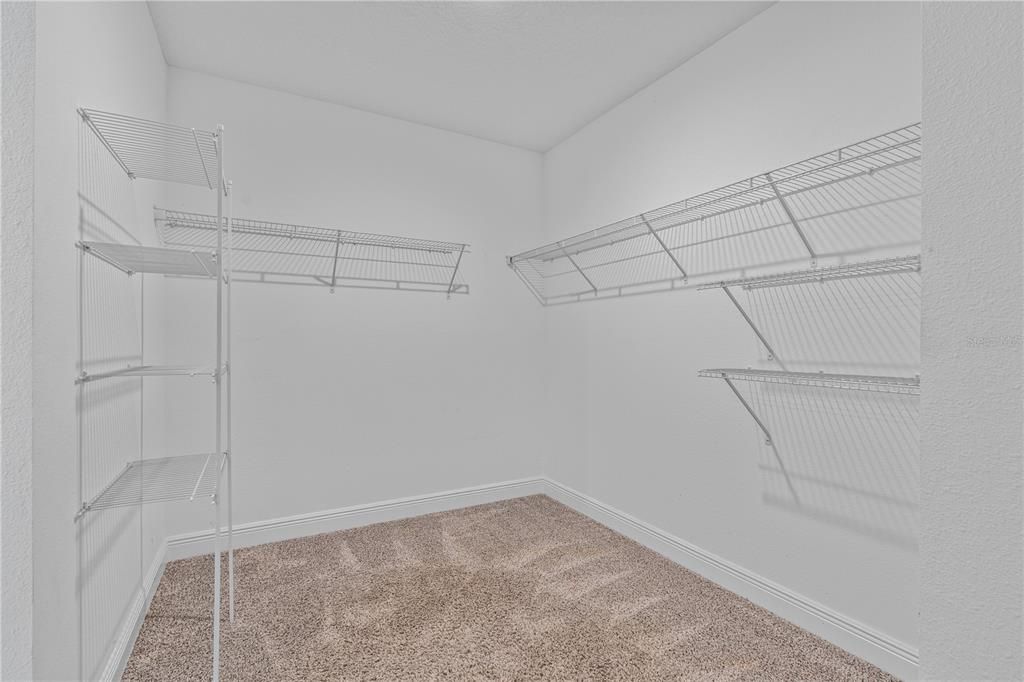 En Venta: $349,900 (4 camas, 2 baños, 1708 Pies cuadrados)