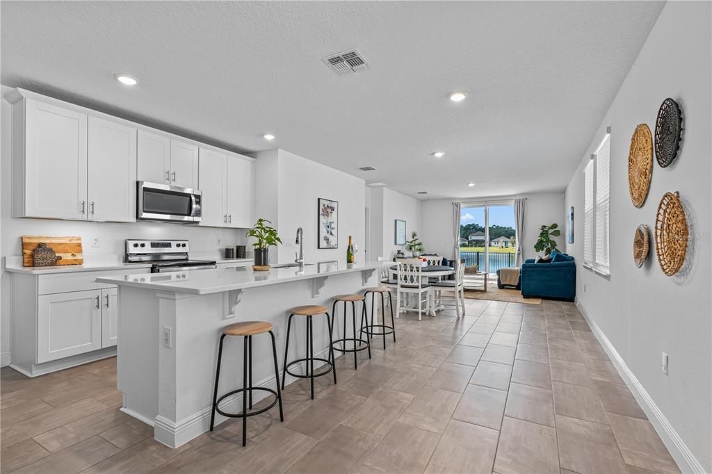 En Venta: $349,900 (4 camas, 2 baños, 1708 Pies cuadrados)