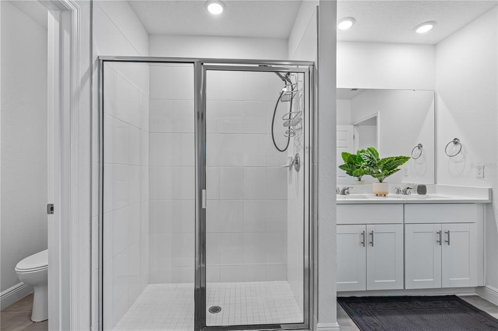 En Venta: $349,900 (4 camas, 2 baños, 1708 Pies cuadrados)