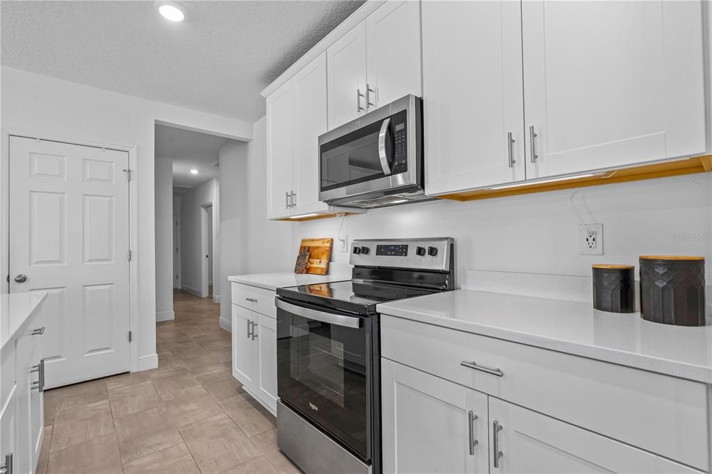 En Venta: $349,900 (4 camas, 2 baños, 1708 Pies cuadrados)