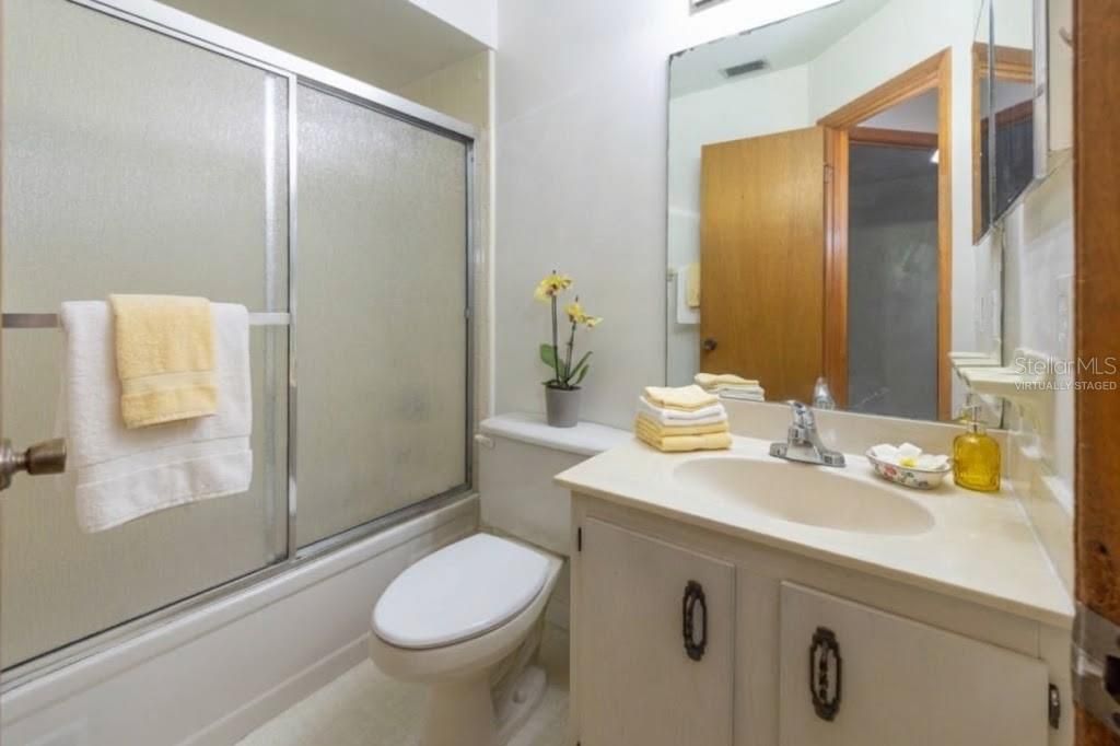 На продажу: $150,000 (2 спален, 2 ванн, 1177 Квадратных фут)