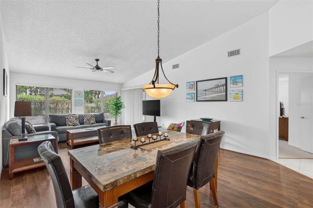 For Sale: $299,000 (2 beds, 2 baths, 1353 Square Feet)