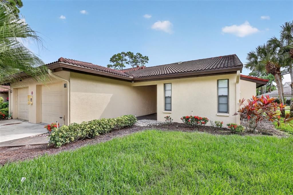 For Sale: $299,000 (2 beds, 2 baths, 1353 Square Feet)