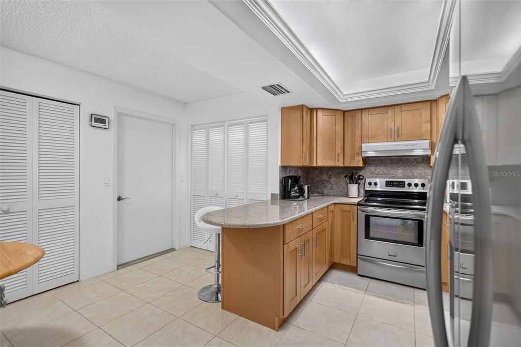For Sale: $299,000 (2 beds, 2 baths, 1353 Square Feet)