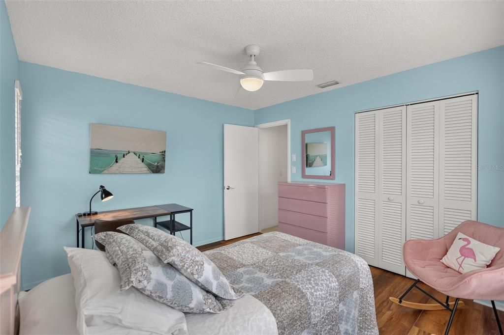 For Sale: $299,000 (2 beds, 2 baths, 1353 Square Feet)