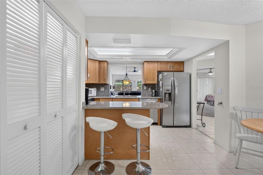 For Sale: $299,000 (2 beds, 2 baths, 1353 Square Feet)