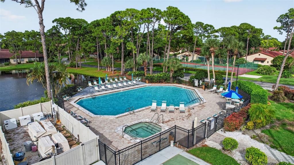 For Sale: $299,000 (2 beds, 2 baths, 1353 Square Feet)