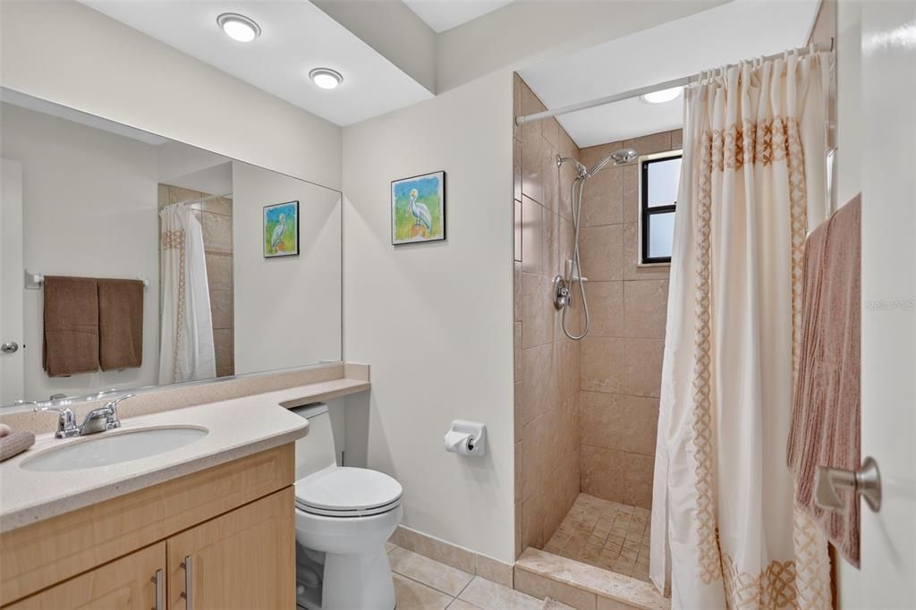 For Sale: $299,000 (2 beds, 2 baths, 1353 Square Feet)
