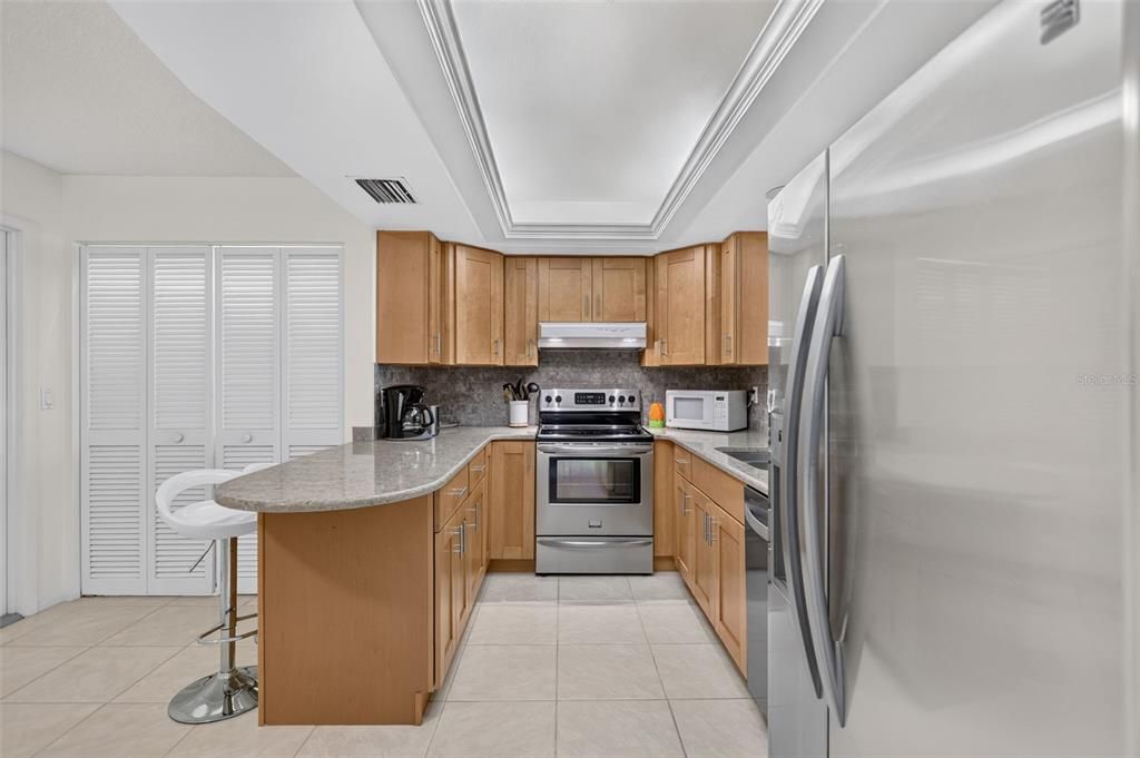 For Sale: $299,000 (2 beds, 2 baths, 1353 Square Feet)