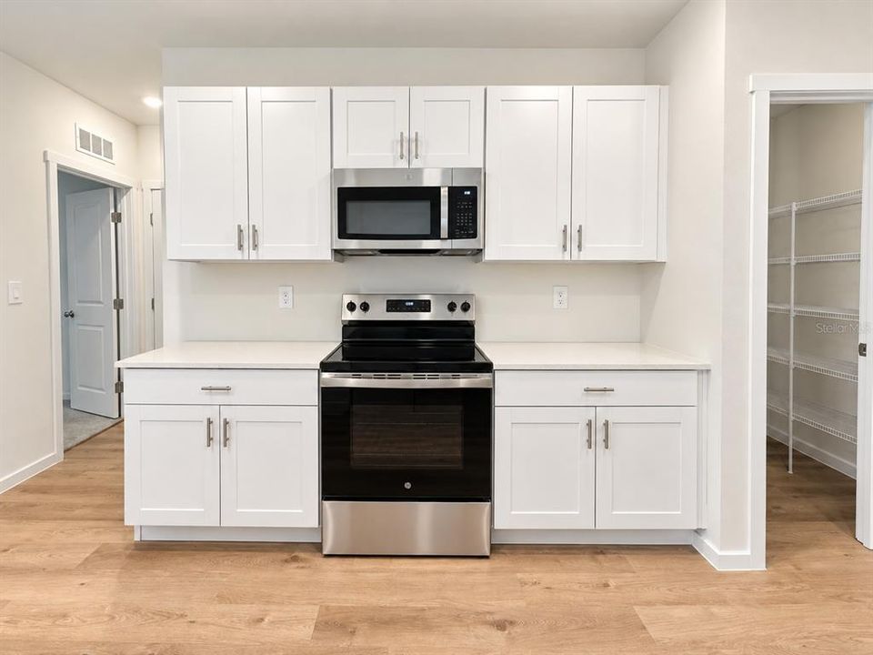 For Rent: $2,999 (6 beds, 3 baths, 2600 Square Feet)