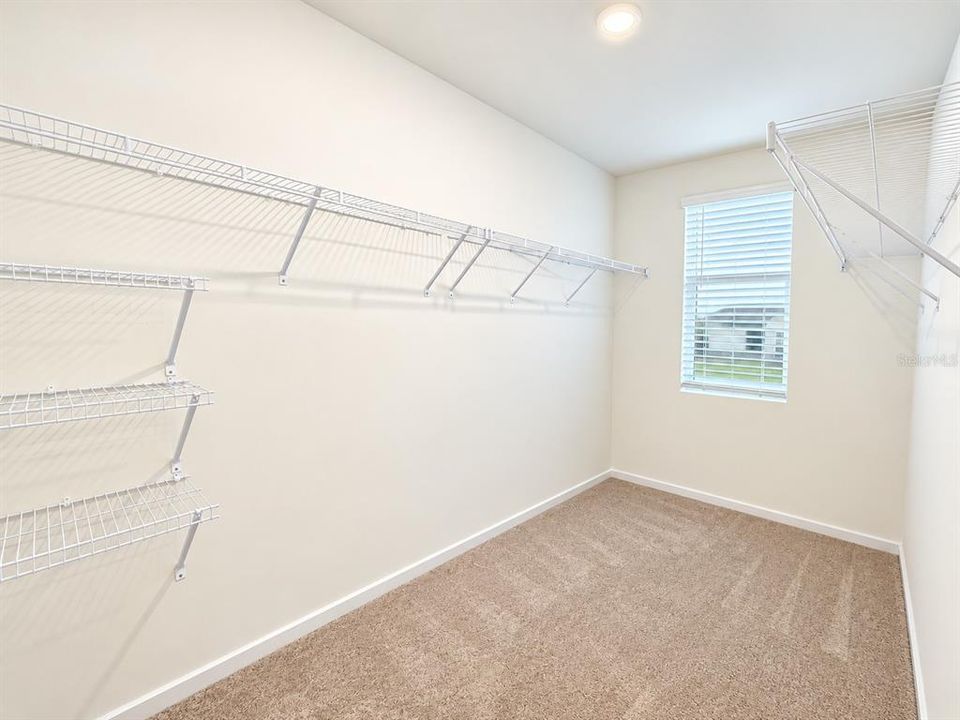 For Rent: $2,999 (6 beds, 3 baths, 2600 Square Feet)