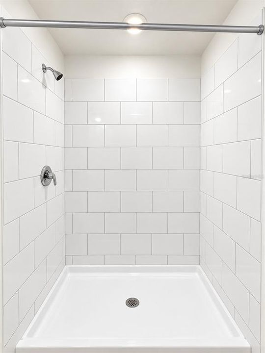 For Rent: $2,999 (6 beds, 3 baths, 2600 Square Feet)