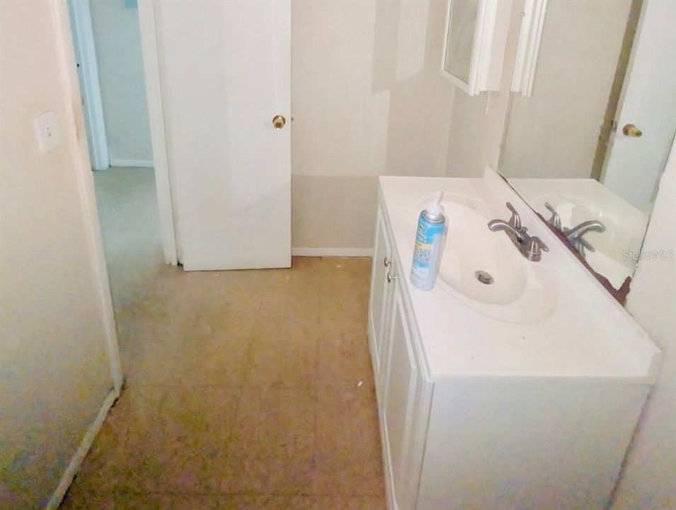 For Rent: $995 (2 beds, 1 baths, 672 Square Feet)