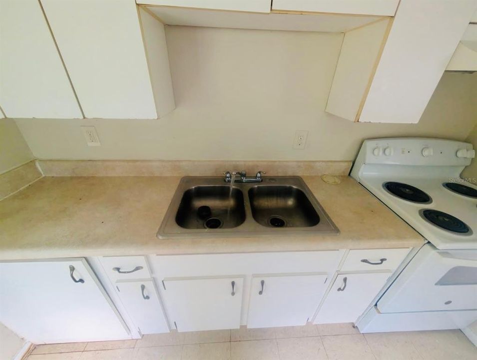 For Rent: $995 (2 beds, 1 baths, 672 Square Feet)