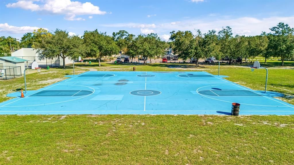 For Sale: $450,000 (4 beds, 2 baths, 1810 Square Feet)