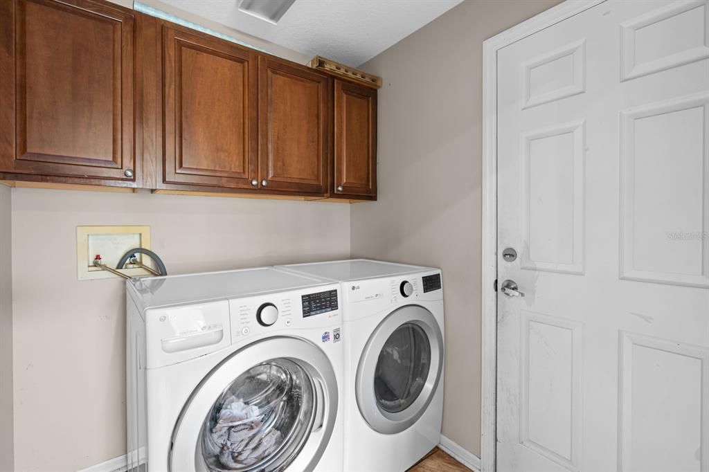 For Sale: $450,000 (4 beds, 2 baths, 1810 Square Feet)