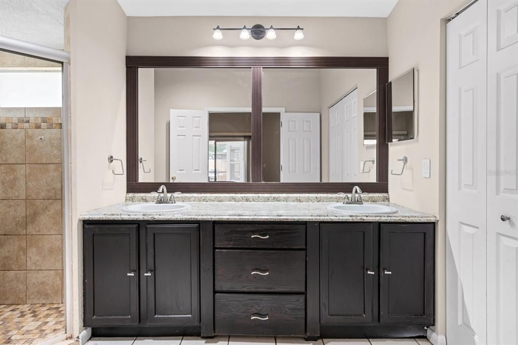 For Sale: $450,000 (4 beds, 2 baths, 1810 Square Feet)