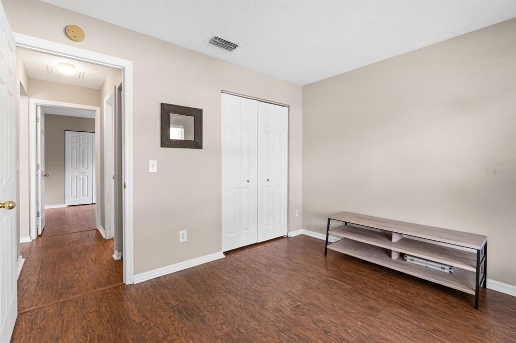 For Sale: $450,000 (4 beds, 2 baths, 1810 Square Feet)