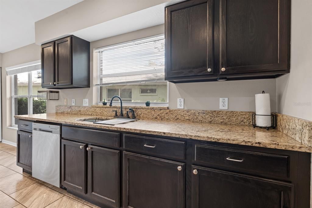 For Sale: $450,000 (4 beds, 2 baths, 1810 Square Feet)