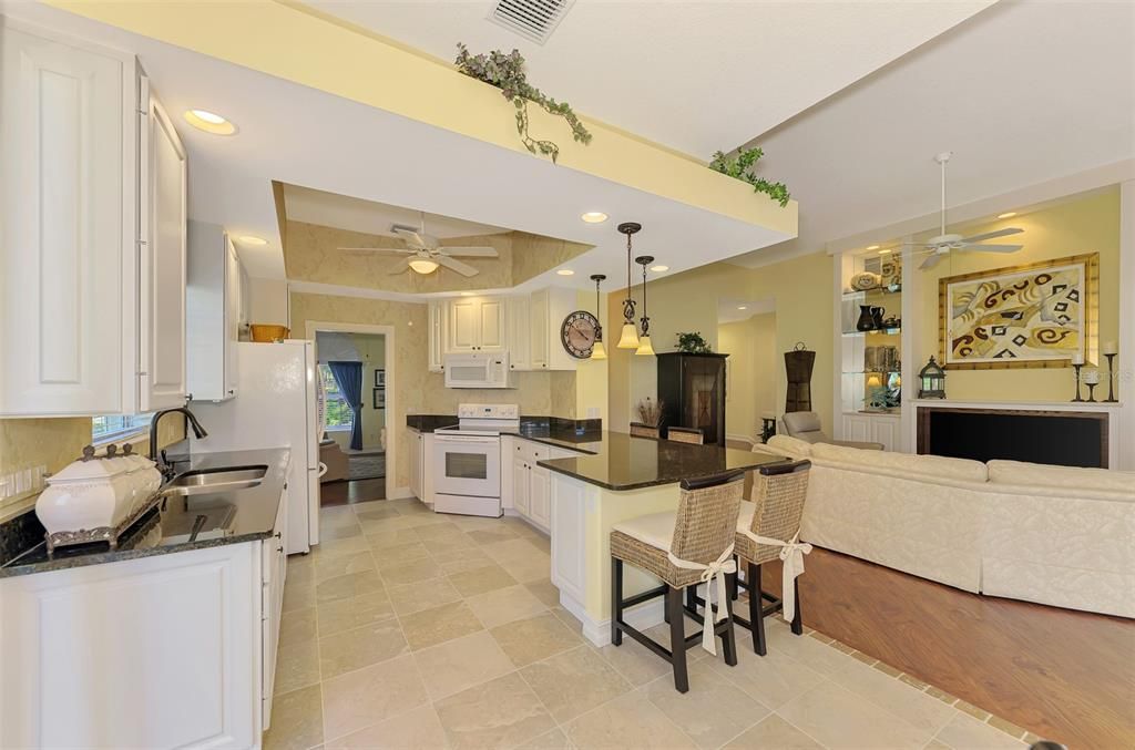 En Venta: $589,000 (3 camas, 3 baños, 2008 Pies cuadrados)