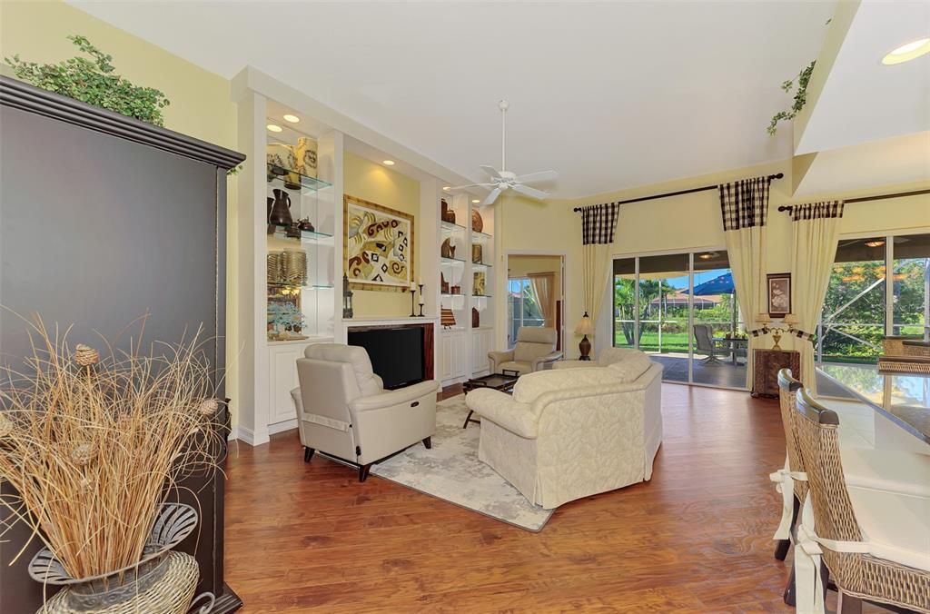 En Venta: $589,000 (3 camas, 3 baños, 2008 Pies cuadrados)