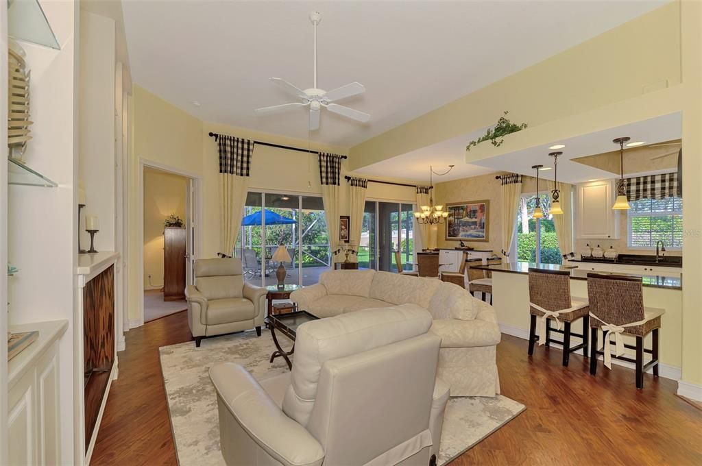 En Venta: $589,000 (3 camas, 3 baños, 2008 Pies cuadrados)