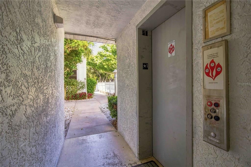 En Venta: $140,000 (2 camas, 2 baños, 1042 Pies cuadrados)