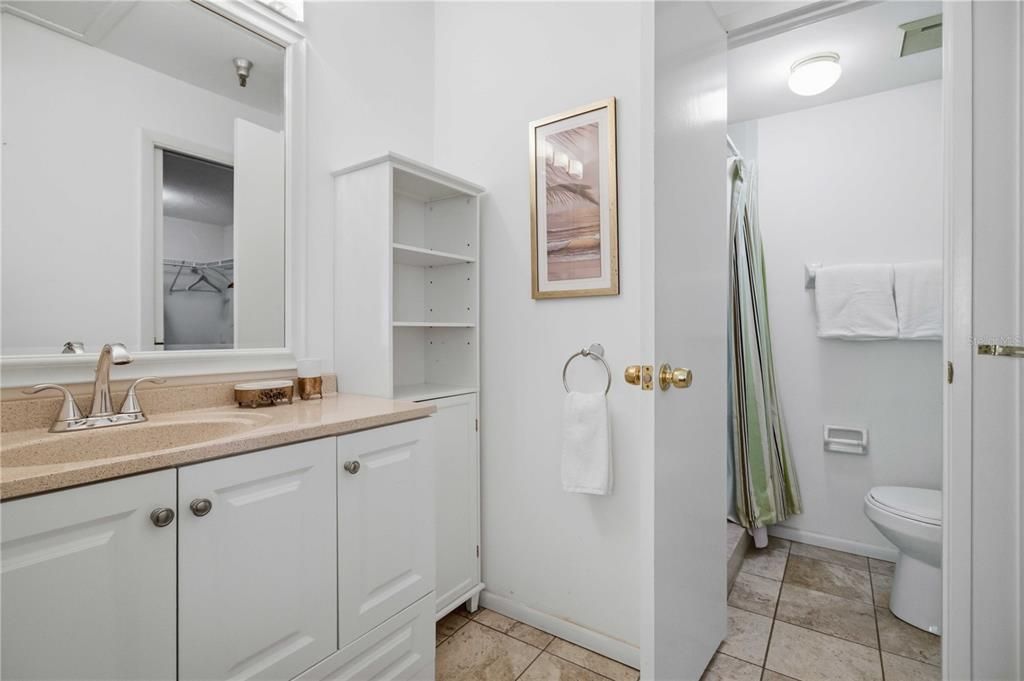 En Venta: $140,000 (2 camas, 2 baños, 1042 Pies cuadrados)