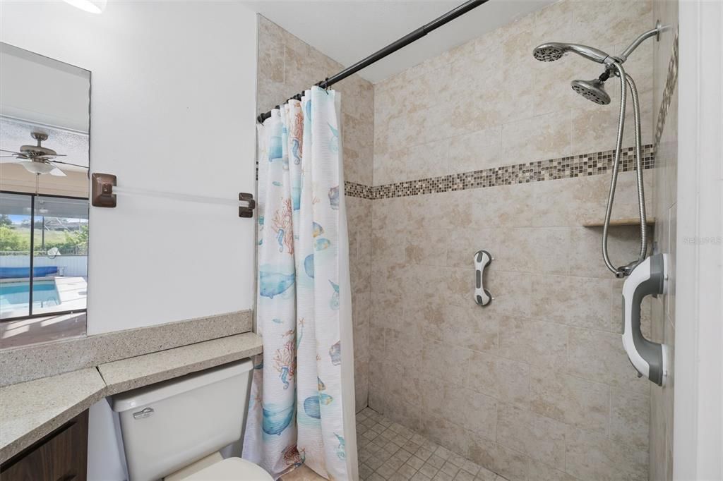 En Venta: $349,900 (3 camas, 2 baños, 1592 Pies cuadrados)