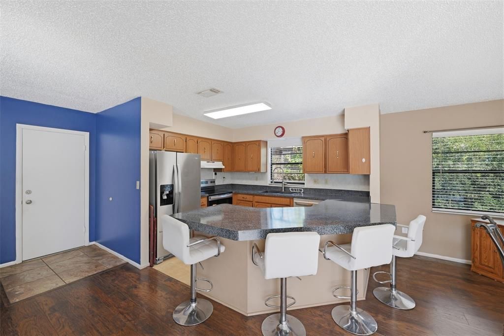 En Venta: $349,900 (3 camas, 2 baños, 1592 Pies cuadrados)
